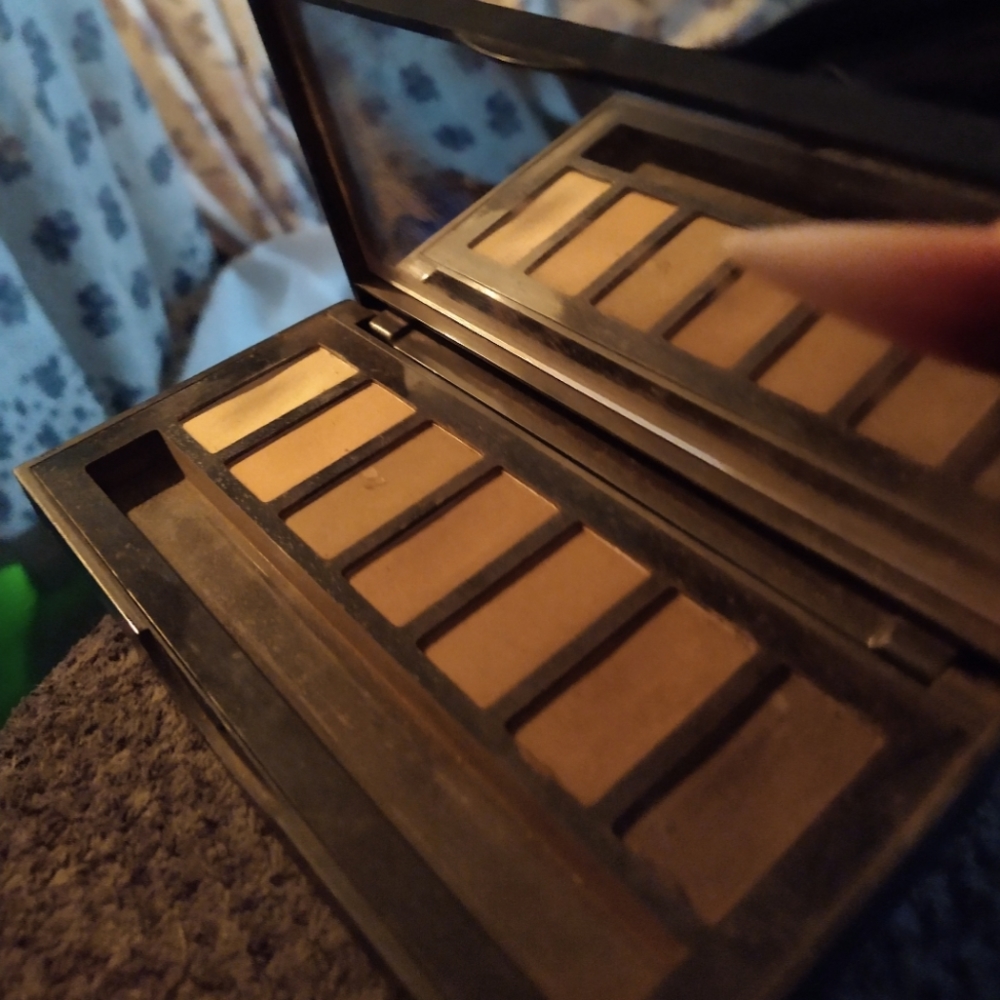 Eyeshadow palette